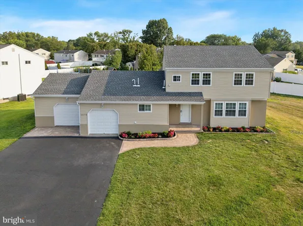 1574 Deer Run Rd, Warminster, PA 18974