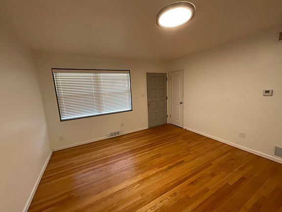 3rd image of 4304 Woodedge Dr