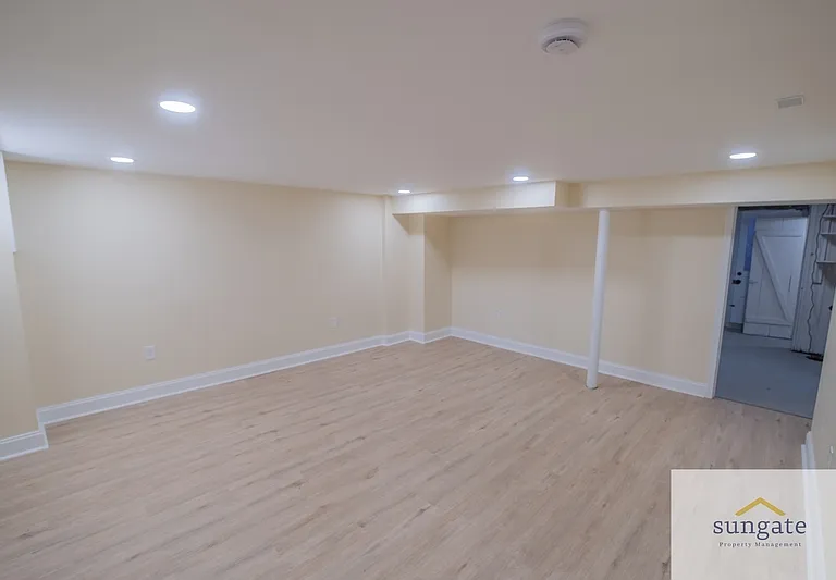 1444 Meridene Dr — Photo 30