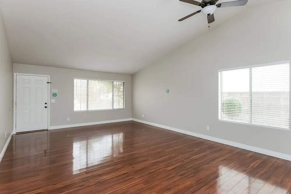 3 bed, 2.0 bath, 1440 sqft, $2,495 — Photo 3