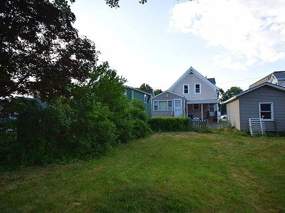 3rd image of 9 Monroe St