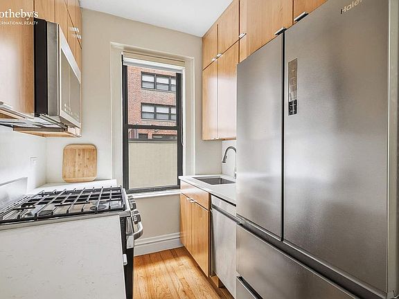 4th image of 230 E 71st St APT 1B