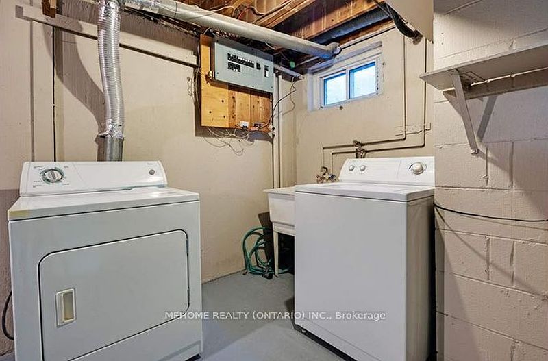 Toronto Townhouse for rent - 2 Bedrooms — photo 8