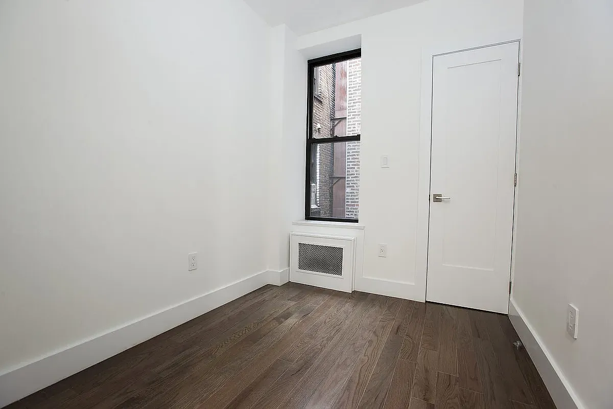 Building Photo - 19 Eldridge St #4