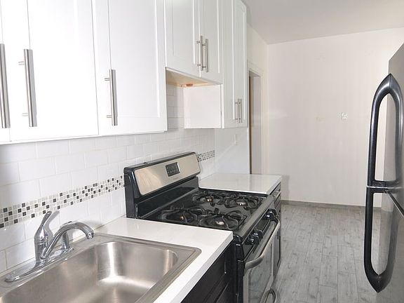 3rd image of 4129 46th St APT 5N