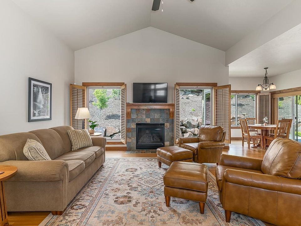 2304 W Stratton Ave, Spokane, WA 99208 Zillow