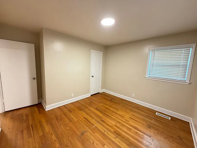 1331 Elm St — Photo 10