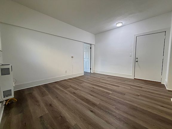 5th image of 433 1/2 W 4th St #433.5