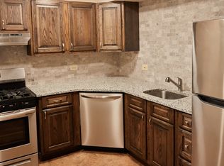 Willow Run Apartments, Crest Hill, IL 60403