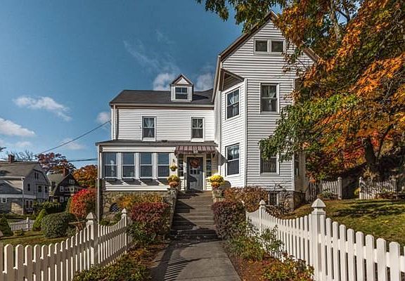 3rd image of 98 Beltran St #1