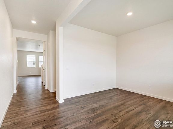 3rd image of 6549 Coralbell St