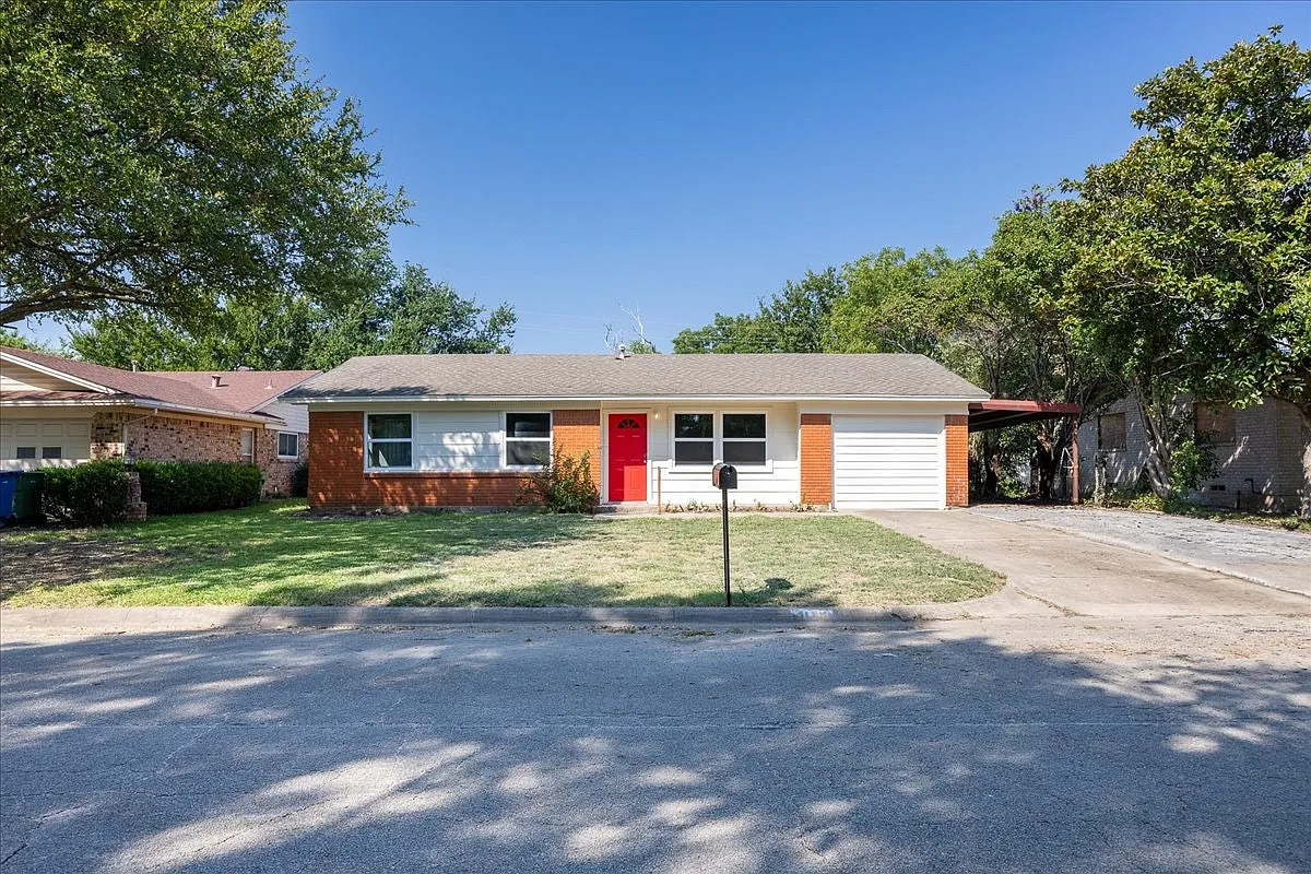 103 Hillcrest Drive — Photo 1