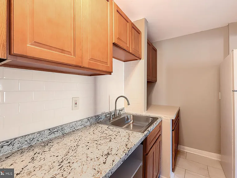 1436 W Baltimore St #2 — Photo 6