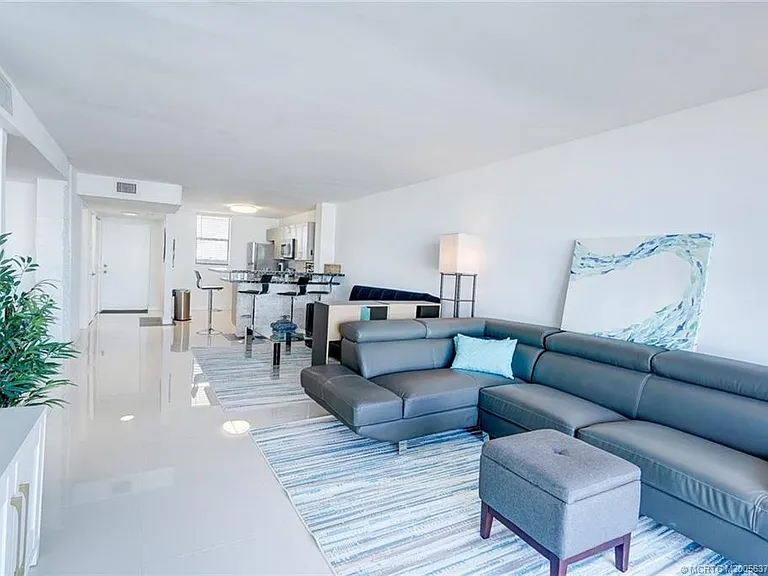 9940 S Ocean Dr #305 — Photo 16
