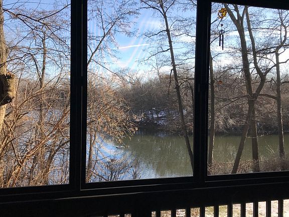 4th image of 5513 Lakeside Dr APT 1A
