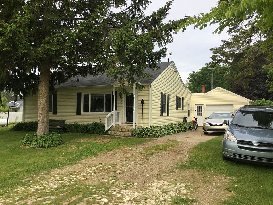 1st image of 7995 4th St