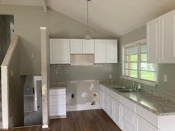 5th image of 1614 Baxter Dr