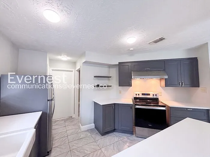 1334 Willersley Ln — Photo 9