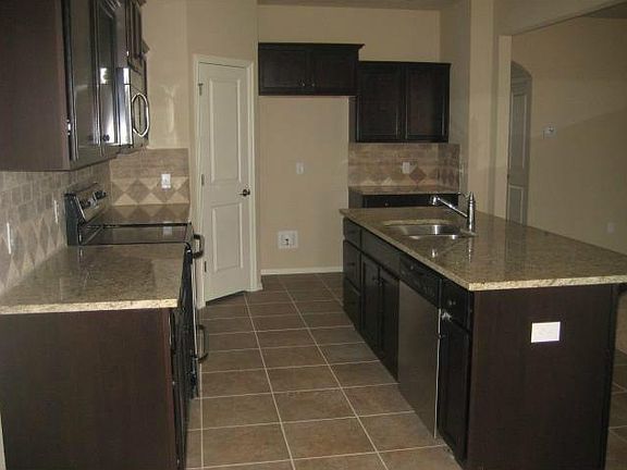 3rd image of 1203 Blue Willow Ave