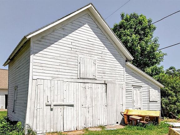 5th image of 146 W Mill Street