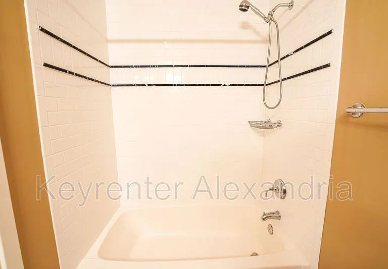 906 Neal Dr — Photo 21