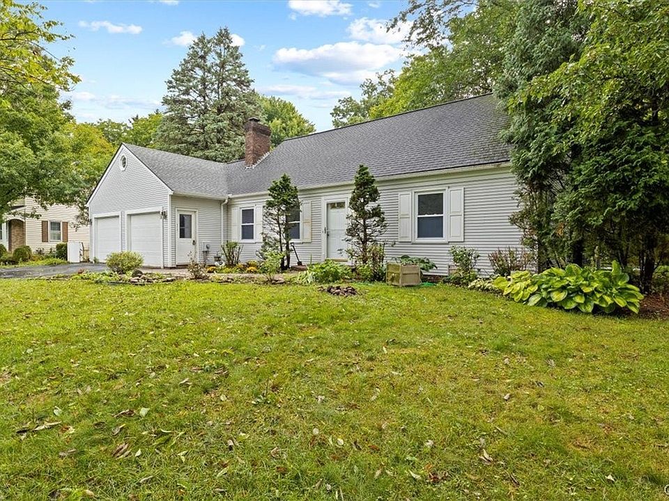 217 Huckleberry Rd, Farmington, NY 14425 | Zillow