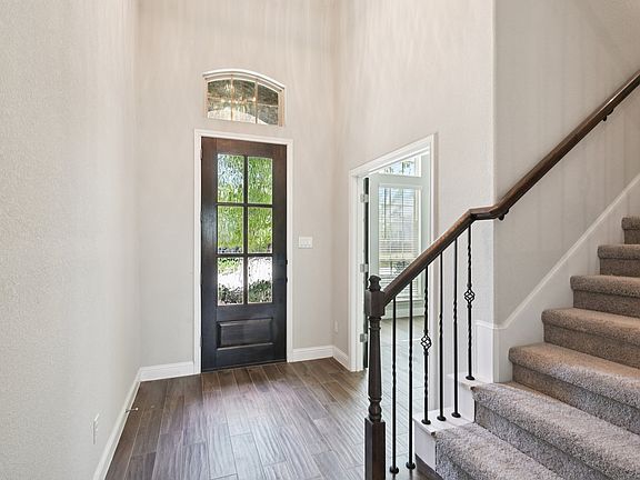 4th image of 6029 Humber Ln
