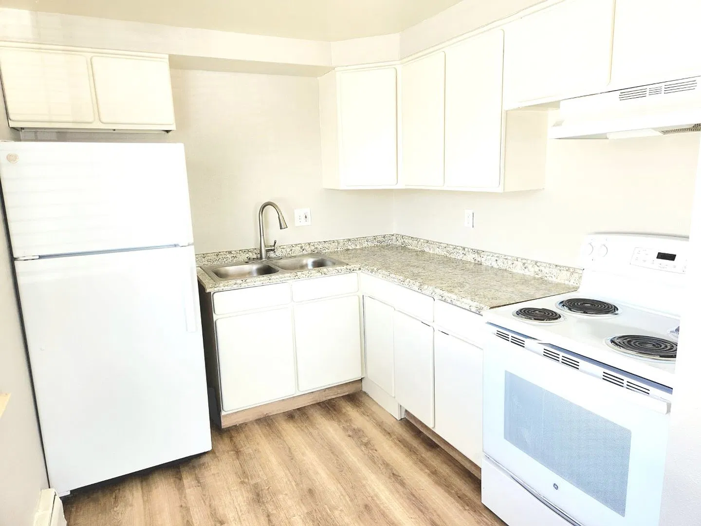 6911 W 24th Ave — Photo 3