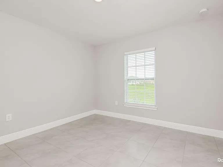 522 Bristol Cir — Photo 10