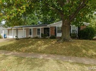 2301 Gold Finch Dr, Florissant, MO 63031