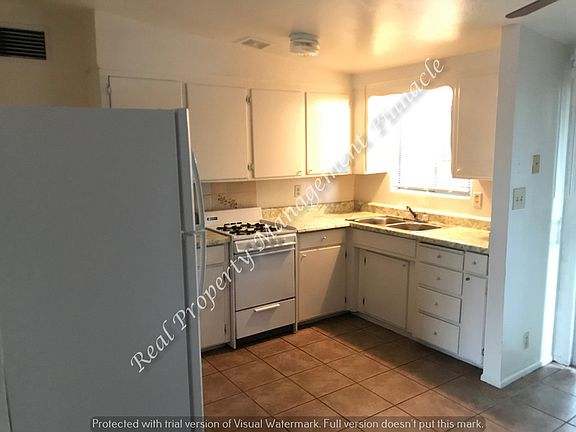 3rd image of 3221 E Patricia St
