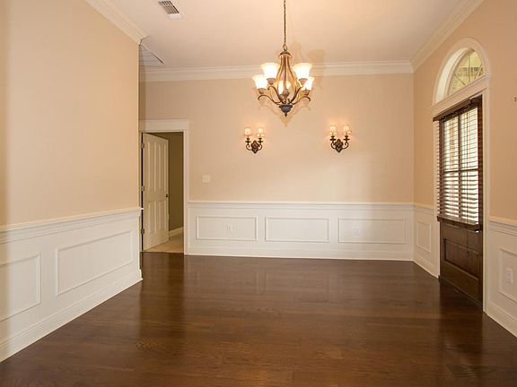 3rd image of 140 Saint Annes Dr