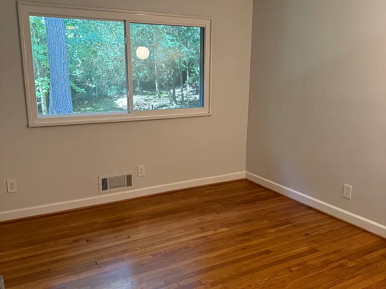2338 Tanglewood Cir NE — Photo 34