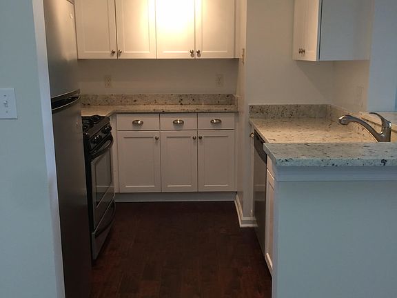 5th image of 20292 Beechwood Ter Unit 303