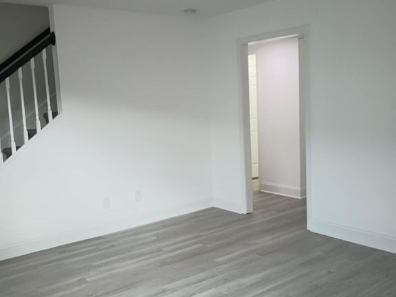 3rd image of 4720 Scepter Way