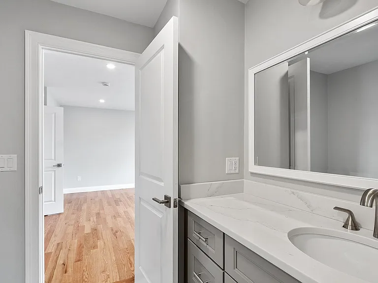 10 Windsor St #1 — Photo 21