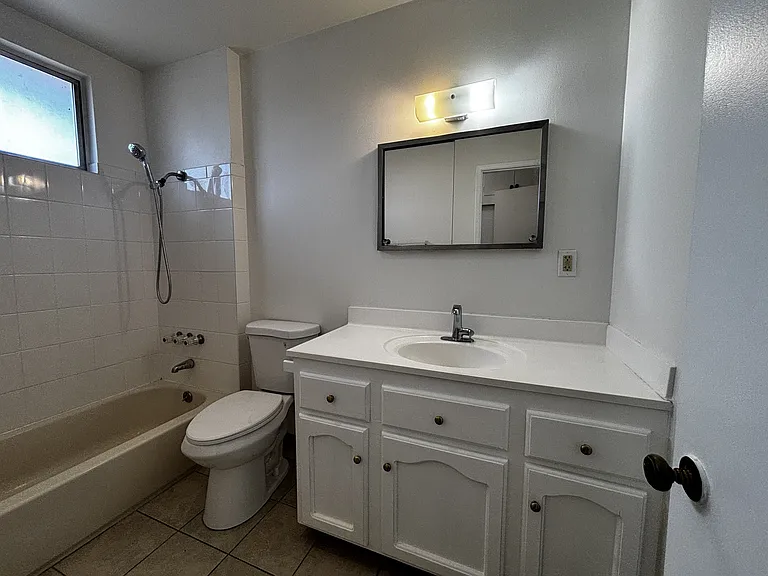 524 N 21st St E — Photo 11