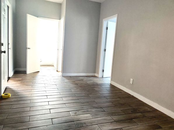 901 N Arrowhead Ave #204