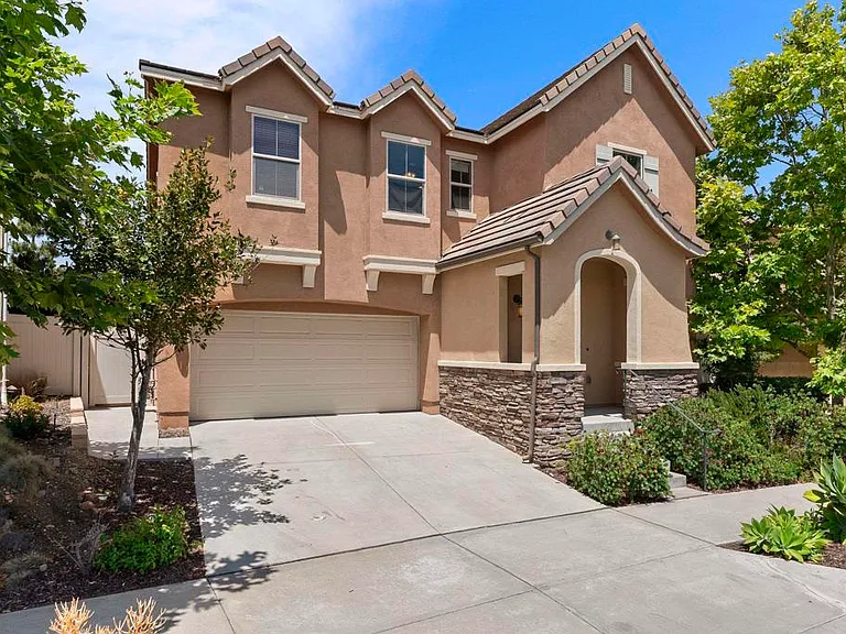6820 Lopez Canyon Way — Photo 2