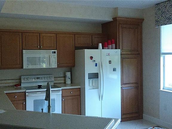 5th image of 10700 Ravenna Way Unit 105