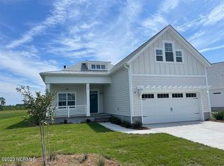 35 E Singing Ave, Hampstead, NC 28443