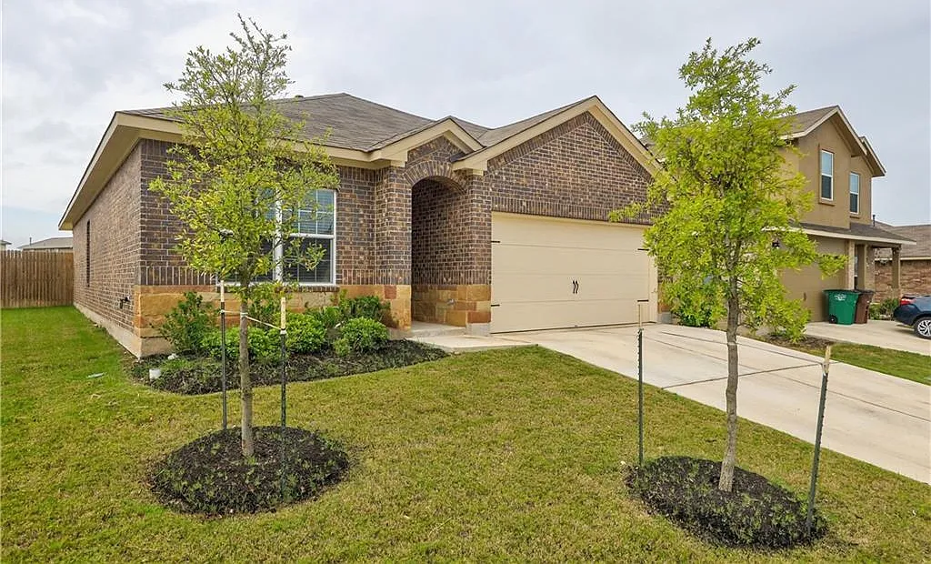3 bed, 2.0 bath, 1514 sqft, $2,195 — Photo 2