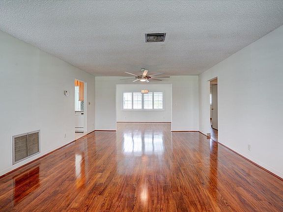 5th image of 2198 SW 12th Avenue