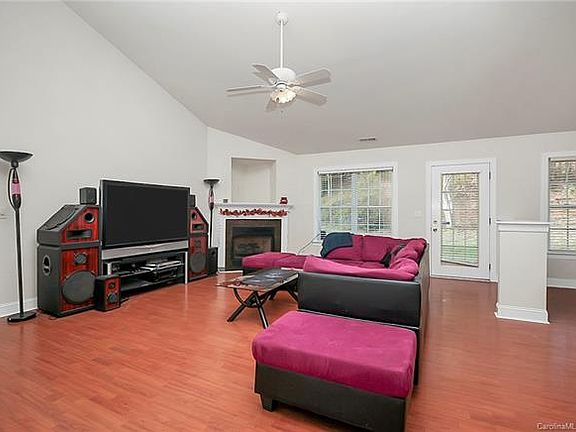 4th image of 11110 Caroline Whitney Cir