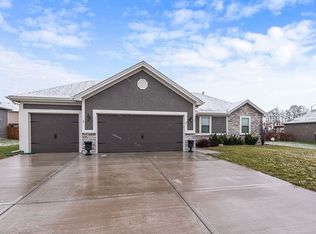 7705 N Spruce Ave, Kansas City, MO 64119