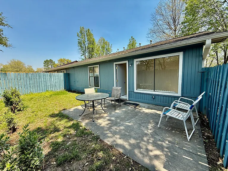 930 Century Dr — Photo 28