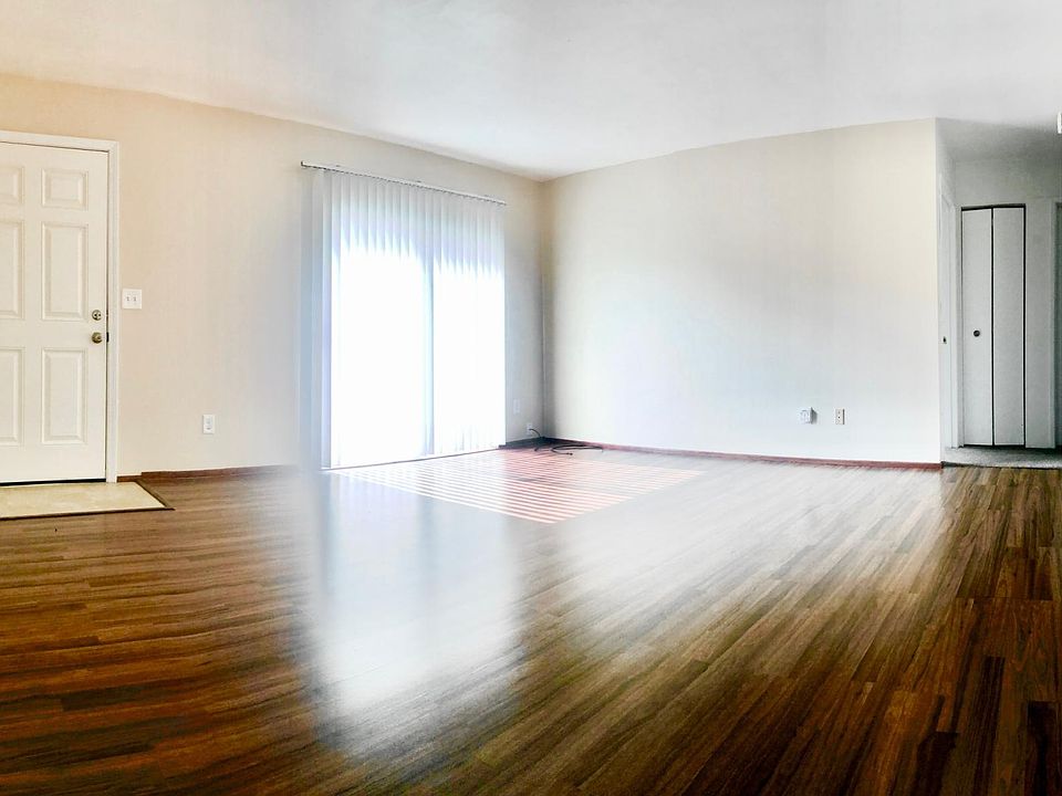2nd image of 519 SE 20th Ave #3
