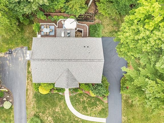 2nd image of 309 Yorktown Dr