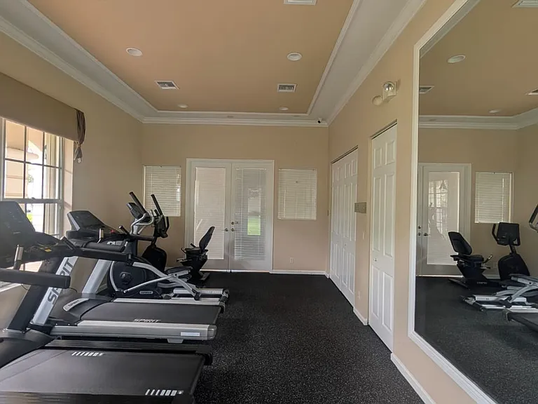 4715 Palmbrooke Cir — Photo 18