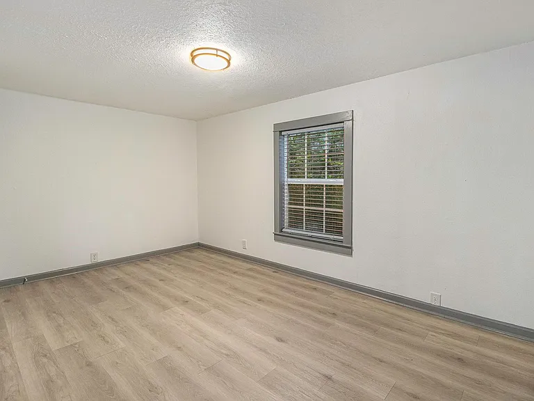 6506 N Martin Luther King Ave — Photo 21